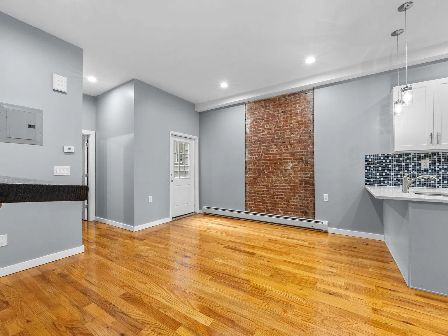 473 Bergen Ave — Photo 4