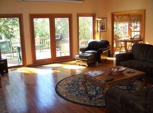 812 N Concord Dr, Bull Valley, IL 60098