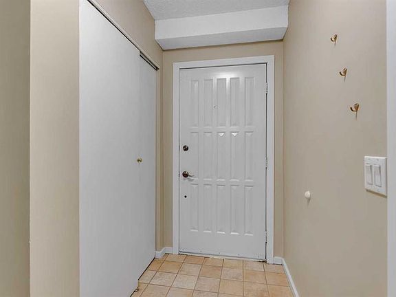 3rd image of 643 N 4th Ave NE #8