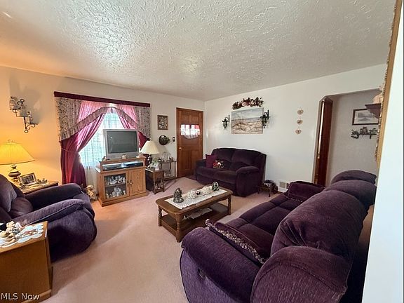 4th image of 34046 Sylvia Dr