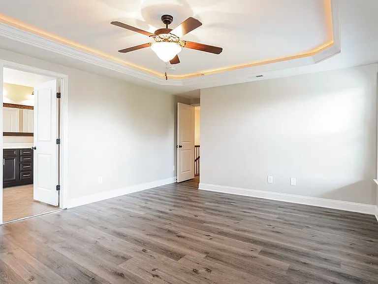 104 Claymore Dr — Photo 11