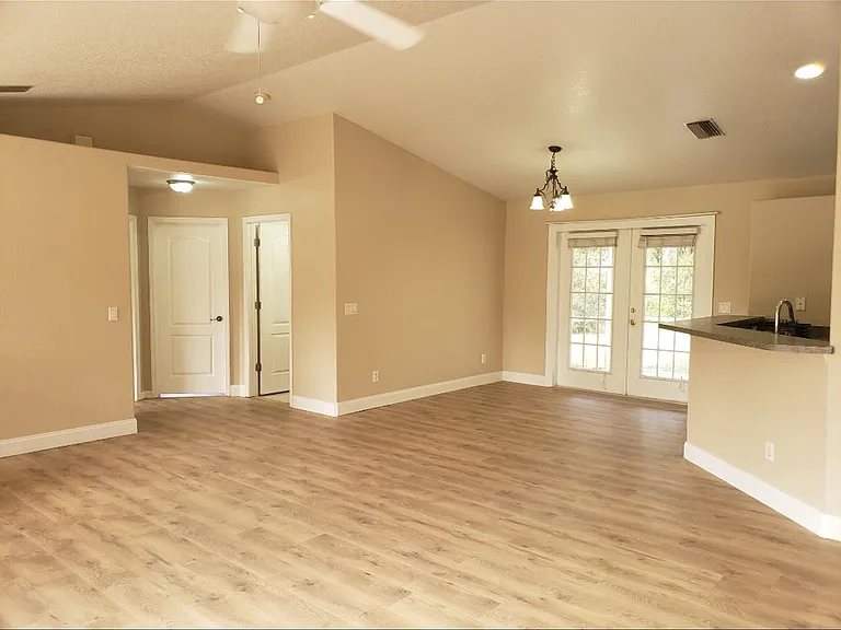 5526 Lavender Ave — Photo 17