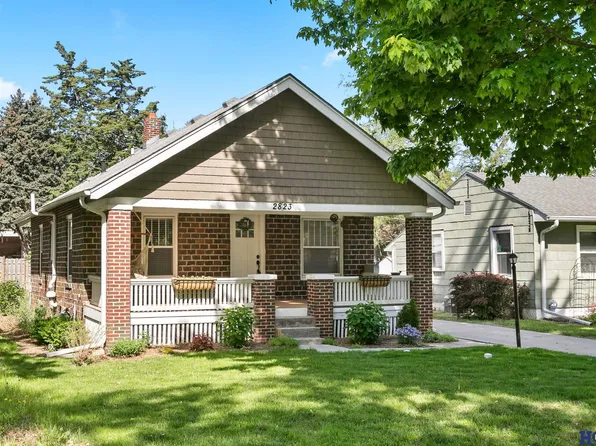 2823 S 12th St, Lincoln, NE 68502