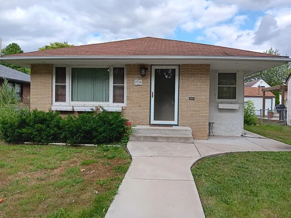 2750 York Ave N, Robbinsdale, MN 55422