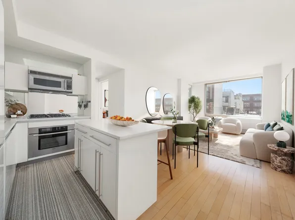 425 East 13th Street 6G image 2 of 8