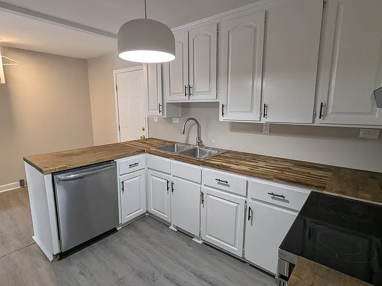 102 Marshall Dr — Photo 5