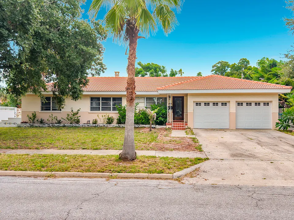 808 Ponce De Leon Blvd
