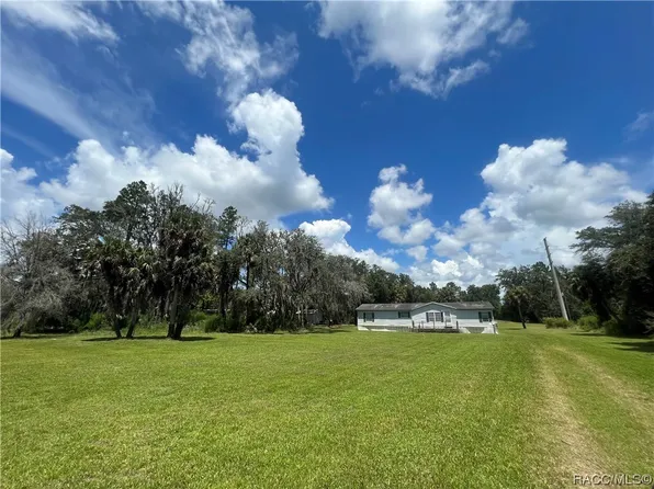 8749 W Candleglow St, Crystal River, FL 34428