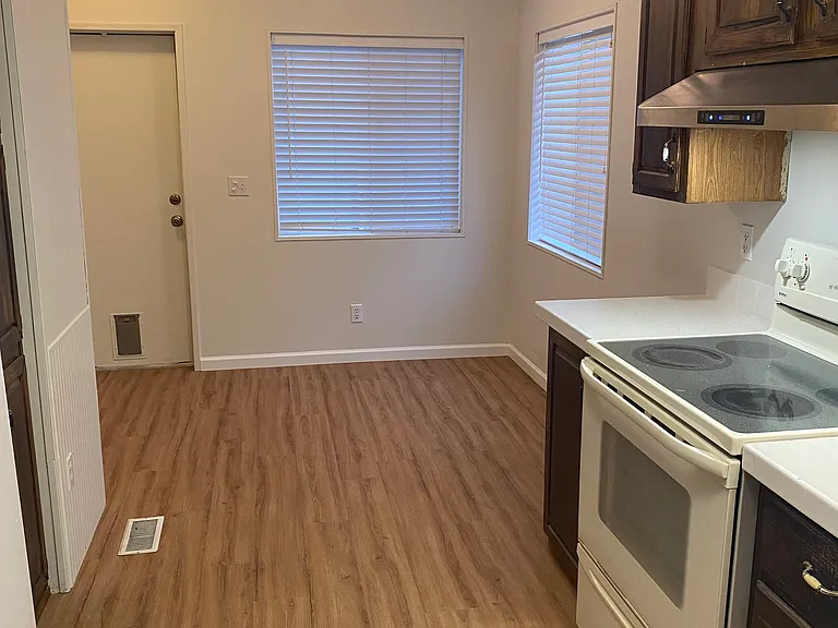 254 Tavis Dr — Photo 5