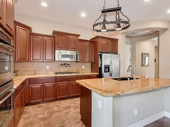 3rd image of 2632 E Lantana Dr
