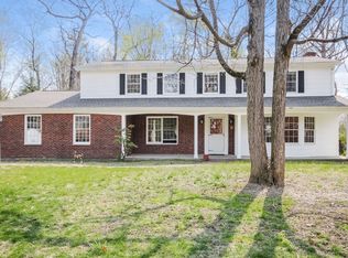 26 Pleasant Ridge Dr, Poughkeepsie, NY 12603