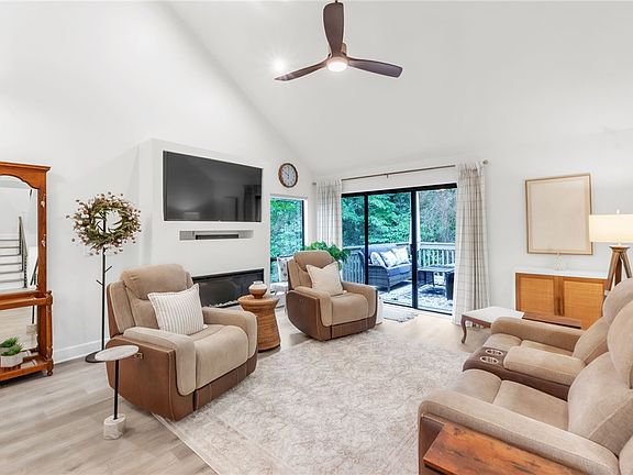 4th image of 110 Safe Harbor Cir