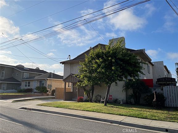 2nd image of 2021 Curtis Ave