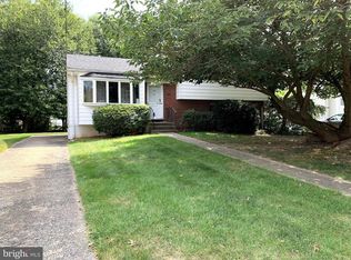 10 Albans Ave, Ewing, NJ 08618