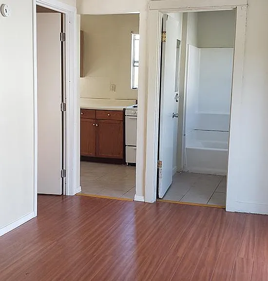 1714 E Glenoaks Blvd #4 — Photo 10