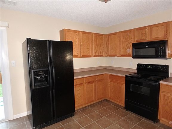 4th image of 78 Brookhaven Dr