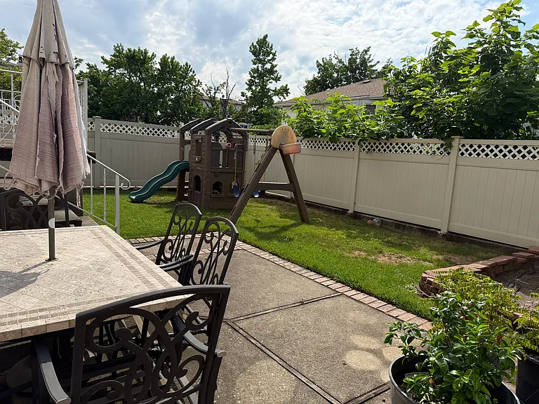 8 Purdue Ct #1 — Photo 23