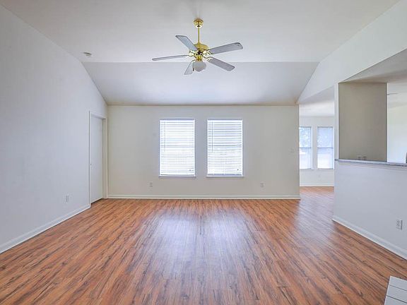 4th image of 3819 Westfield Dr
