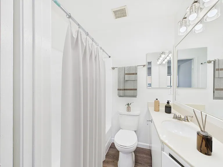 Mentone Apartments — Photo 10