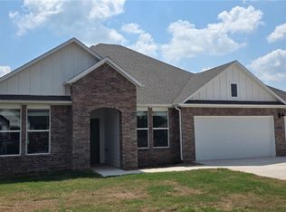 3107 Hattie Ln, Lowell, AR 72745
