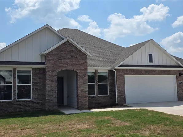 3107 Hattie Ln, Lowell, AR 72745