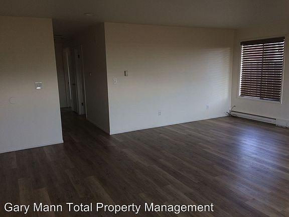 5th image of 217 Carswell Dr