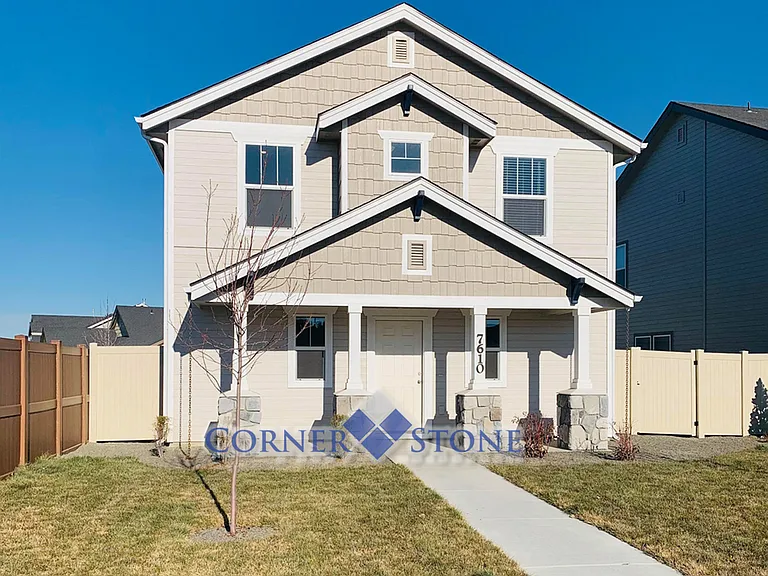 7610 S Sea Breeze Way — Photo 1