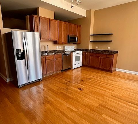 4th image of 8 W Monroe St APT 1206