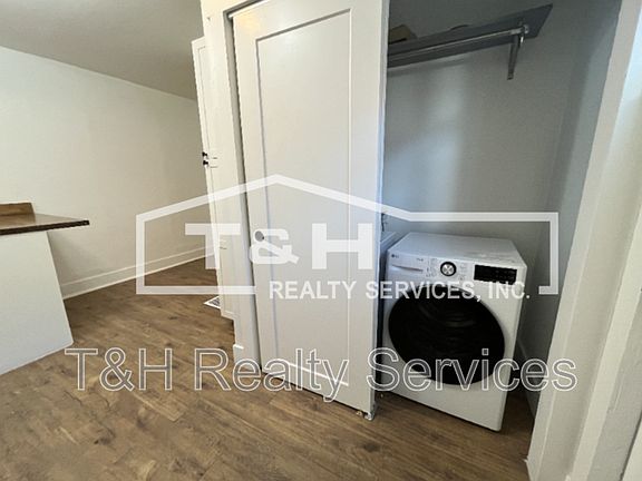 5th image of 17 E Palmer St