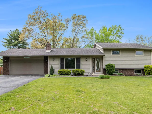34113 Vauxhill Dr, Paw Paw, MI 49079