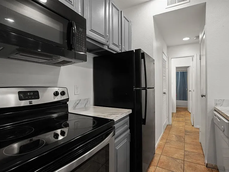 2217 W San Gabriel St #304 — Photo 11