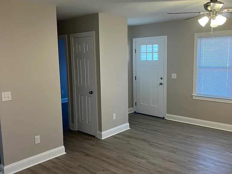 810 Swann St — Photo 3