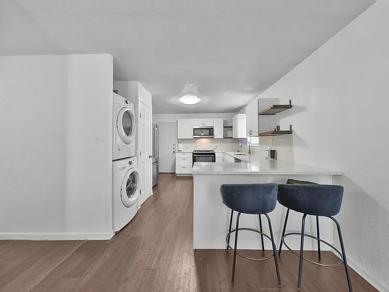 144 Alicia Ave — Photo 8