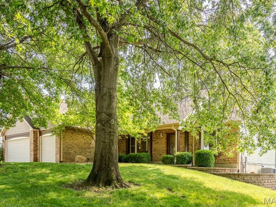 6 Bradford Ct, Washington, MO 63090