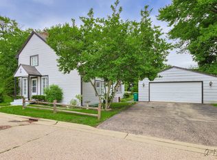 38 Covington Rd, Fox Lake, IL 60020