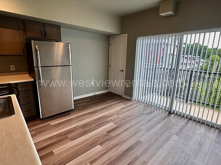 203 E Laurel St — Photo 303