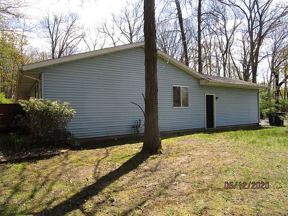 2nd image of 707 Lindenwood Dr S #2