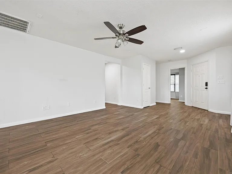 3711 Jewel Point Dr — Photo 4
