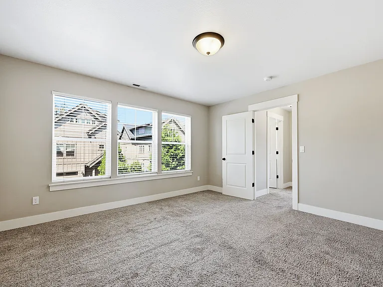1064 SE Leonel Ln — Photo 17