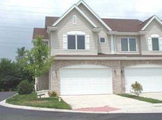836 Jameson Ct W, Carol Stream, IL 60188