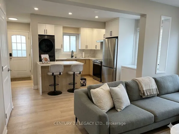 5 Haida Sq, Brampton, ON L6S 2N5