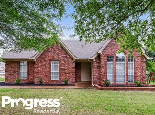 10 Valley Oaks Cv, Oakland, TN 38060