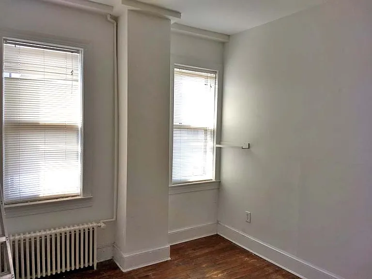 1311 1/2 Constitution Ave NE #1/2 — Photo 10