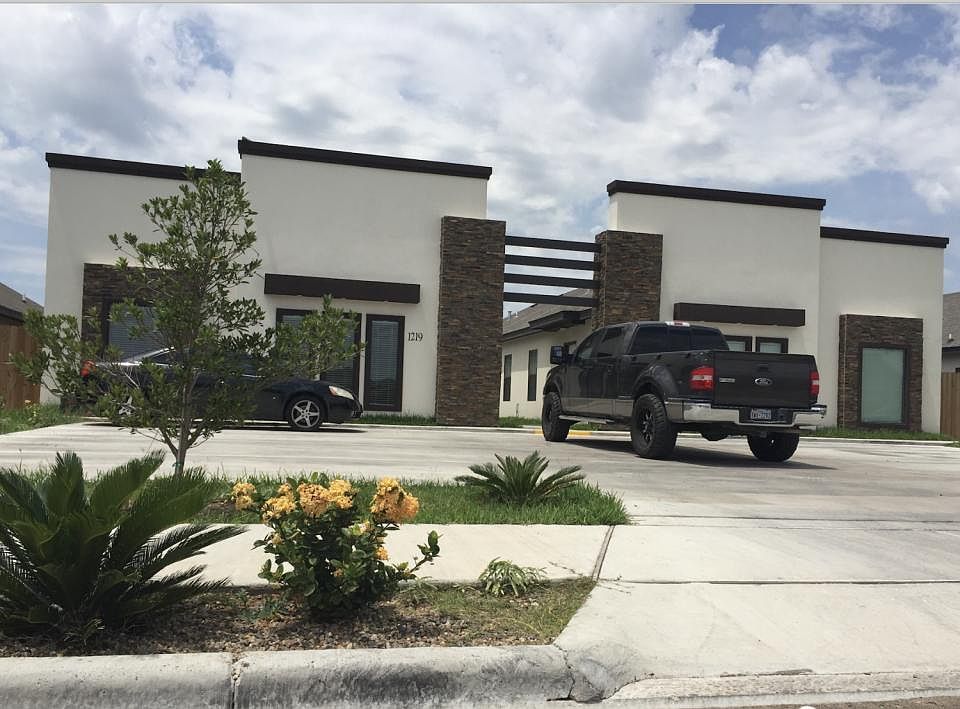 1st image of 1219 Whiteoak Dr APT 3
