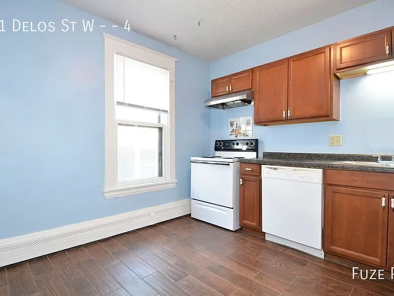 61 Delos St W #4 — Photo 9