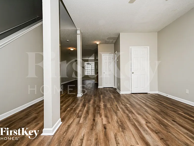 2355 Brianna Dr — Photo 3