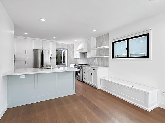 5th image of 316 11th Pl Floor 2