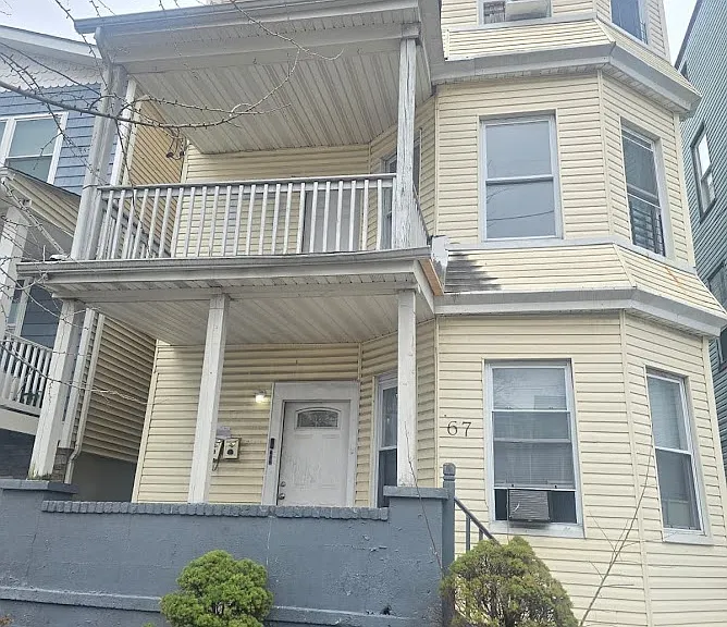 67 Graham Ave #2A — Photo 4