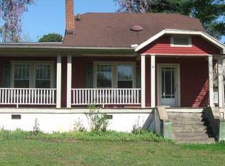 1058 N Main St, Walnut Cove, NC 27052