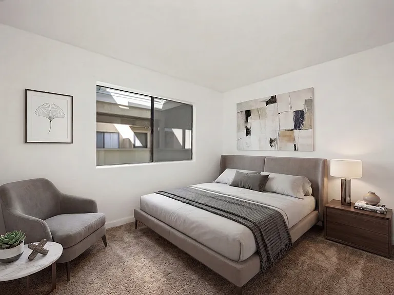 2343 E 17th St #202 — Photo 3